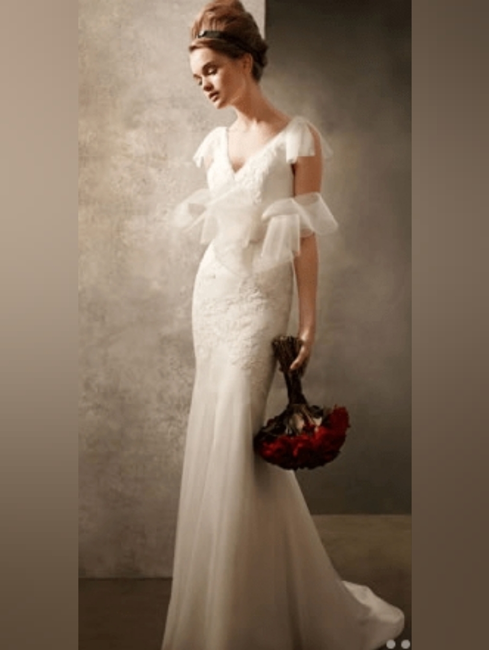 Wedding dress Size 2, Ivory color  "Vera wang"